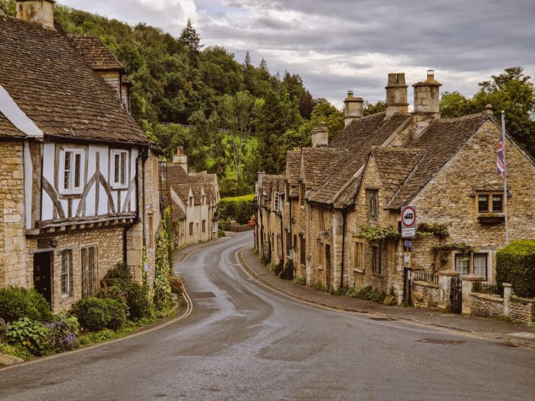 20 Cozy Mystery Books Set in English Villages You’ll Adore