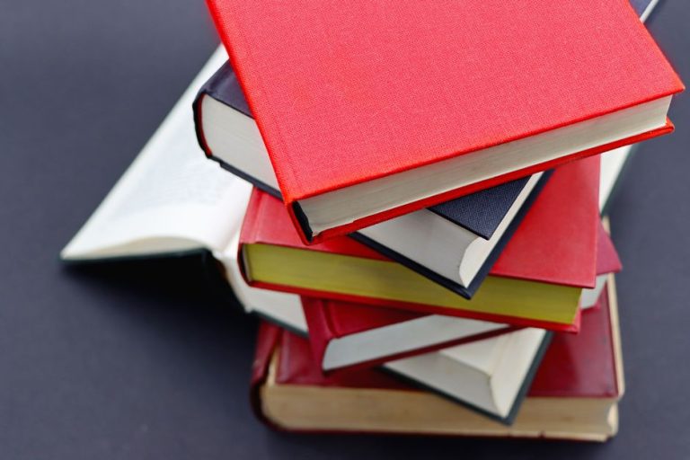 Thriller Mystery Books: A Complete Guide to the Subgenre