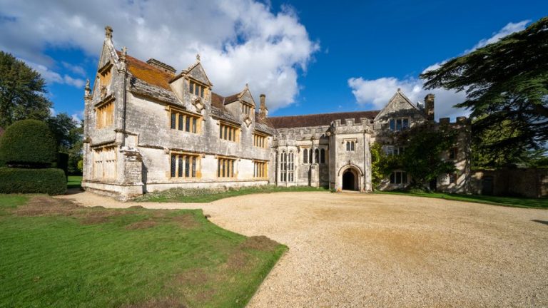 Historical Mystery Novels with British Settings: A Reader’s Picks