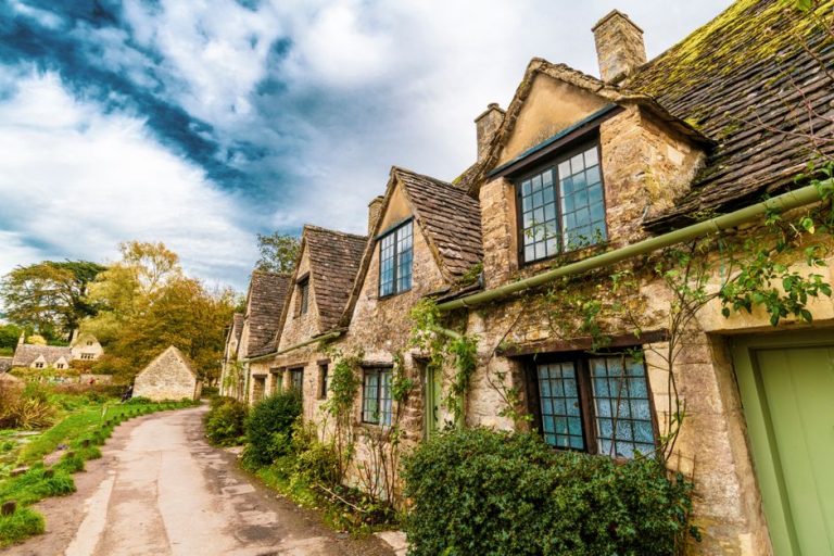 Cosy Mystery Books Set in English Villages: A Reading List